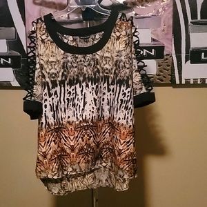 Animal Print top with partical netted shoulder arm